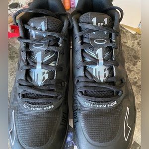 Melo iridescent black